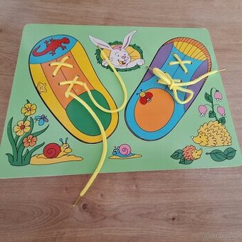 Dřevěná hračka - Učení zavazování tkaniček