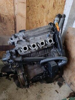 Motor 1,6 AEE škoda Felicia