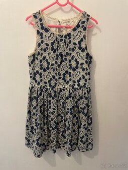 Krajkové společenské šaty 8 let