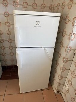 lednice Electrolux, horní mrazák