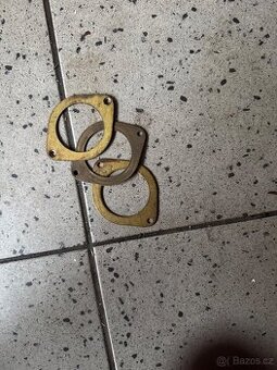 Tatra 603 kružek do volantu na troubu