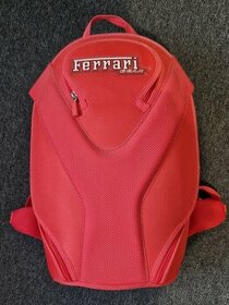 Skořepinový batoh Ferrari Gear červený