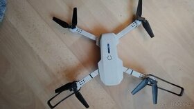 Dron (kvadrokoptéra) s kamerou (WiFi)