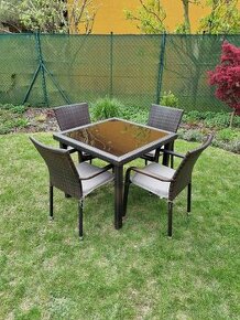 Zahradní stůl a 4 zahradní židle