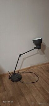 Lampa na pracovní stůl
