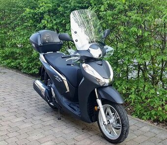 Prodám skútr Honda SH300i ABS, 2015, nový model