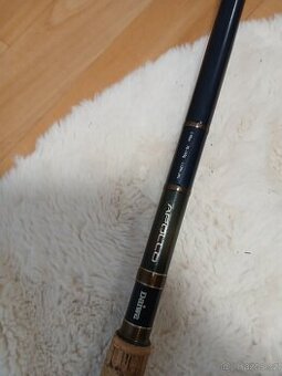 Rybářský prut daiwa 3.9m