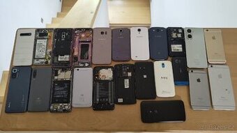 Mix mobilních telefonů (23 telefonů)