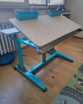 Dětský rostoucí stůl