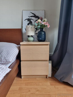 Noční stolek Ikea MALM (komoda)