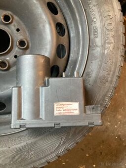 Pumpa centrálního zamykání audi a4 b5