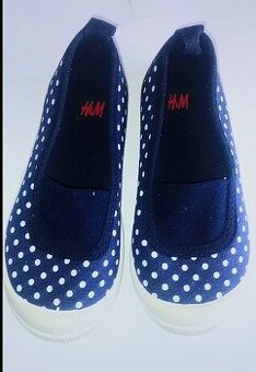 25 H&M letní Tenisky dívčí plátěnky boty s gumkou slip on