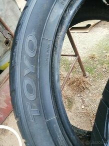 295/40 R20