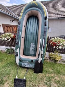 Člun s pádly a držákem na motor - 1
