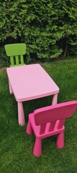 IKEA-dětský stoleček a židličky - 1
