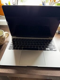 macbook air 2020 i3