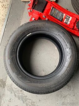 205/65 r15 C Firestone Vanhawk
