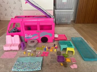 Barbie karavan se skluzavkou