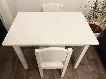 Dětský stůl + 2 židle