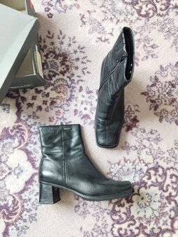 Dámské nízké kotníkové kozačky, vel. 39, Tamaris