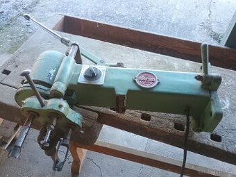 Vysukovačka, sukovací vrtačka, vícevřetenová vrtačka Rapid