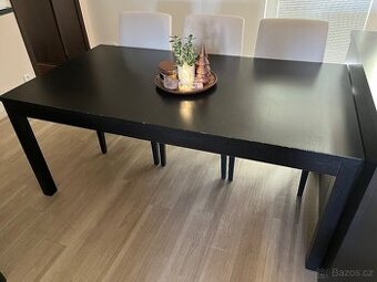 Jídelní stůl IKEA Bjursta