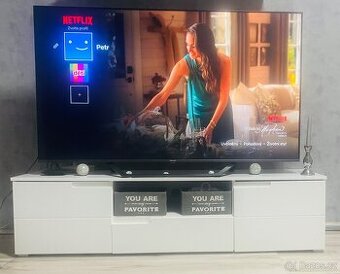 Tv stolek +konferenčni stolek +obraz