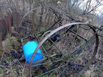 obracecka a pohrabovacka