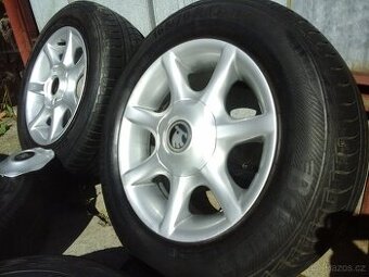 Al Škoda Felicia, Favorit 4x100