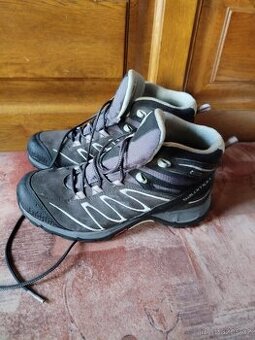 Kotníkové boty botasky Salomon 39