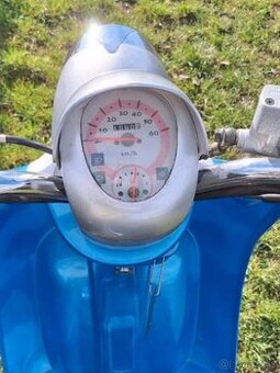 Prodám skútr 50 ccm styl vespa