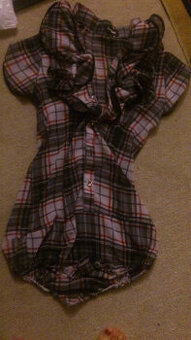 body černo-bílo-červené blůza Bebe --399Zap.v rozkr-2 ozdobn