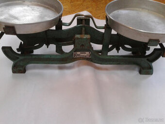 Starožitná váha - k renovaci