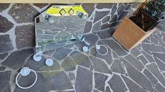 ZRCADLO DO KOUPELNY S OSVĚTLENÍM