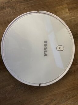 TESLA RoboStar iQ300 inteligentní robotický vysavač