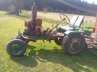 traktor motor slavia - 1
