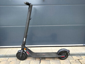 Segway Ninebot E25E - velmi pěkný stav