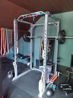 Vybavení posilovny/workoutu/gymnastiky