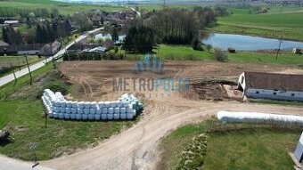 Prodej pozemkku v malebné obci Kňovice – 3026m²