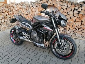 TRIUMPH STREET TRIPLE 765 RS - 1