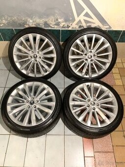 Alu kola Škoda R19 5X112 LETNÍ PNEU 235/40 R19 TRINITY