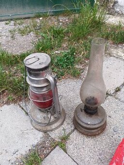 2 staré petrolejky .
