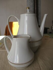 Dvě porcelánové konvičky