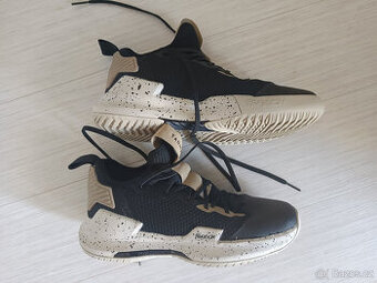 Basketbalové boty Tarmak vel. 42