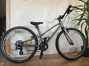 Perfektní lehké kolo Specialized Jett, velikost 24