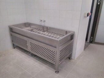 Nerezový multifunkční stůl vana dřez 2x1m