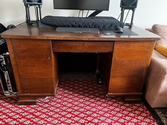 Starožitný psací stůl