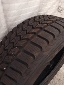 215/65R16 zimní Debica