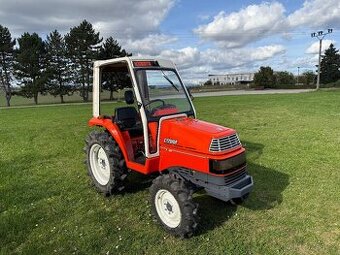 Malotraktor Kubota Saturn XDS s polokabinou