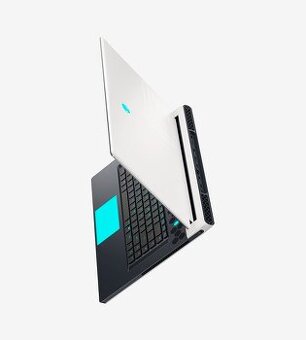 Herní notebook alienware